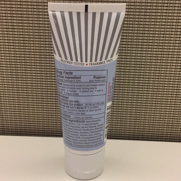 New FIRST AID BEAUTY Ultra Repair® Cream - Picture 2 of 2